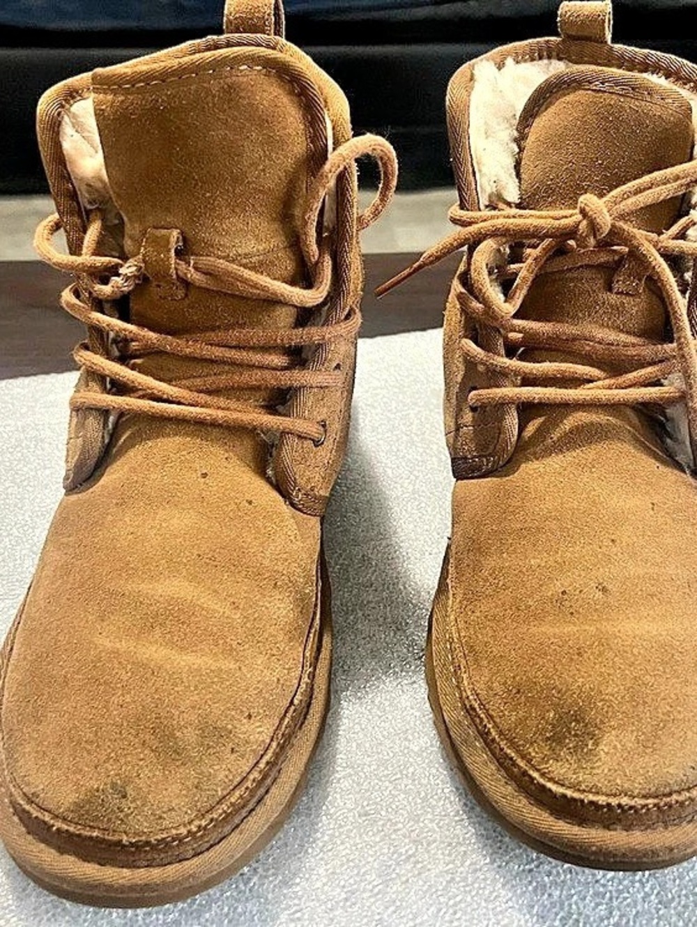 UGG - Picture 2 of 4